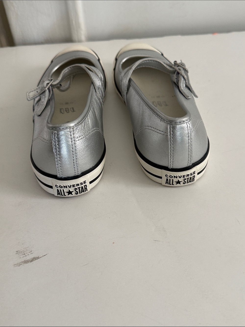 Converse White Cream Leather Women's Sneakers Size US 8. New  Never worn - Picture 3 of 8